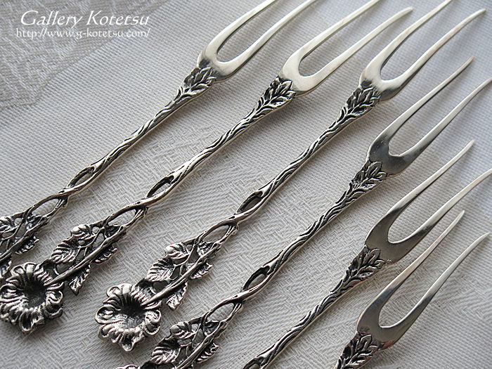 KÑtH[N antique silver fork