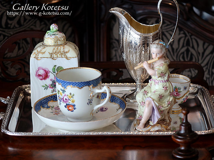 meissen figure }CZ