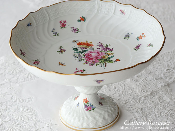 }CZR|[g@Antique Meissen compote