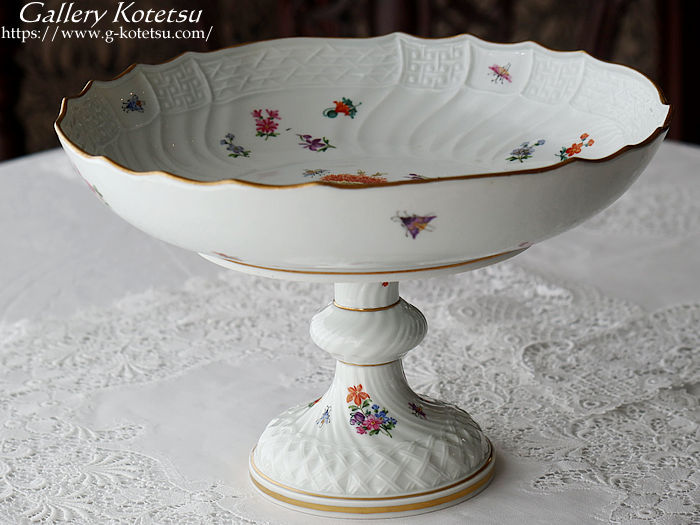 }CZR|[g@Antique Meissen compote