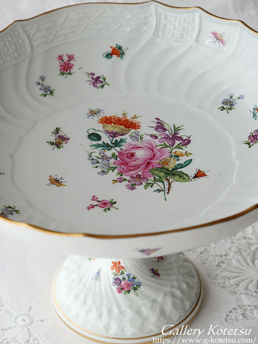 }CZR|[g@Antique Meissen compote