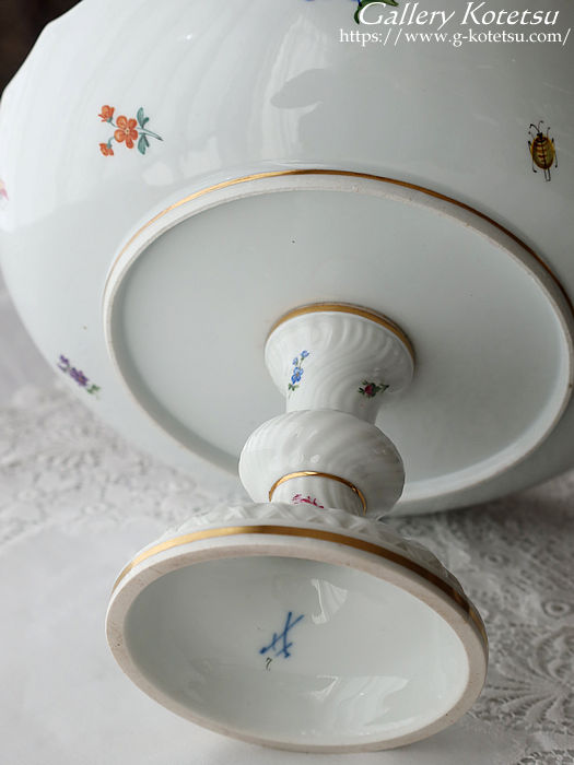 }CZR|[g@Antique Meissen compote