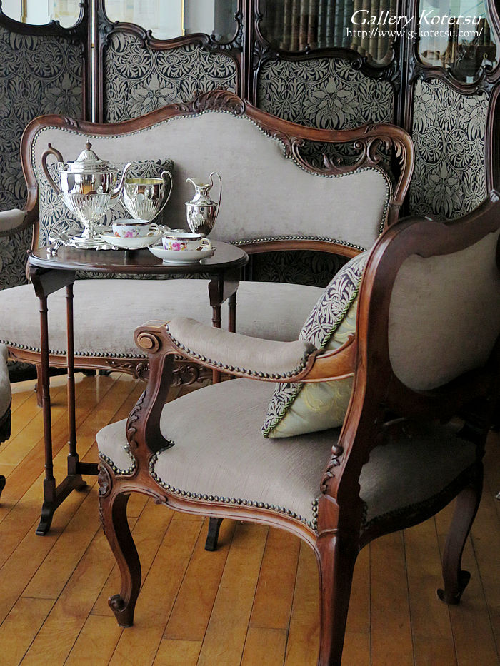 �A���e�B�[�N�Ƌ� antique chair