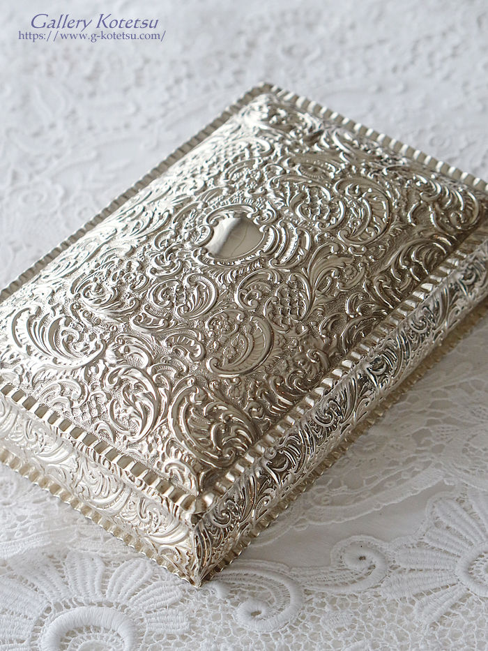 �A���e�B�[�N�V���o�[�@�W���G���[�{�b�N�X antiquesilver jewelrybox