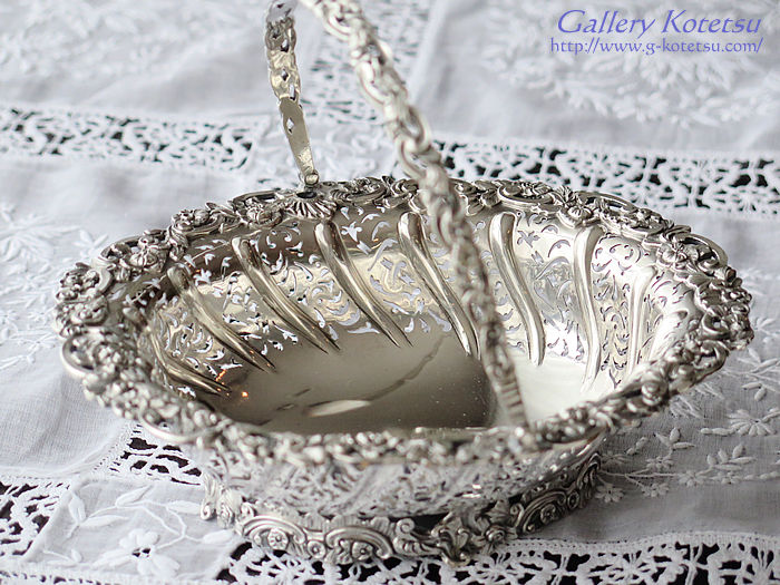 Vo[oXPbg antique silver cake basket
