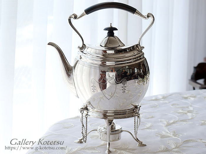 �V���o�[�e�B�[�P�g��