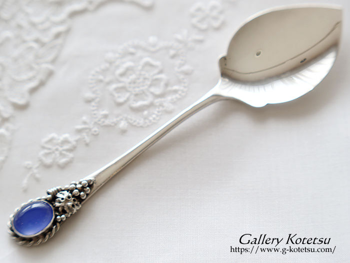 antique silver spoon AeB[NVo[