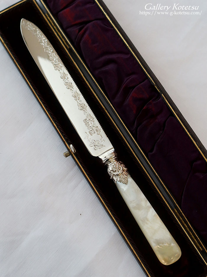 �A���e�B�[�N�V���o�[�@�P�[�L�i�C�t antique silver cake knife