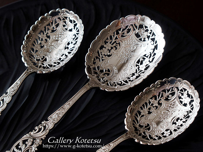 antique silver spoon AeB[NVo[