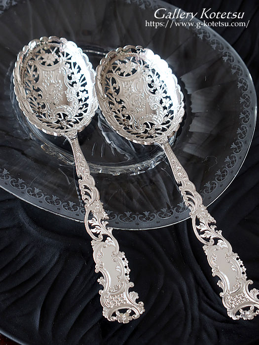 antique silver spoon AeB[NVo[