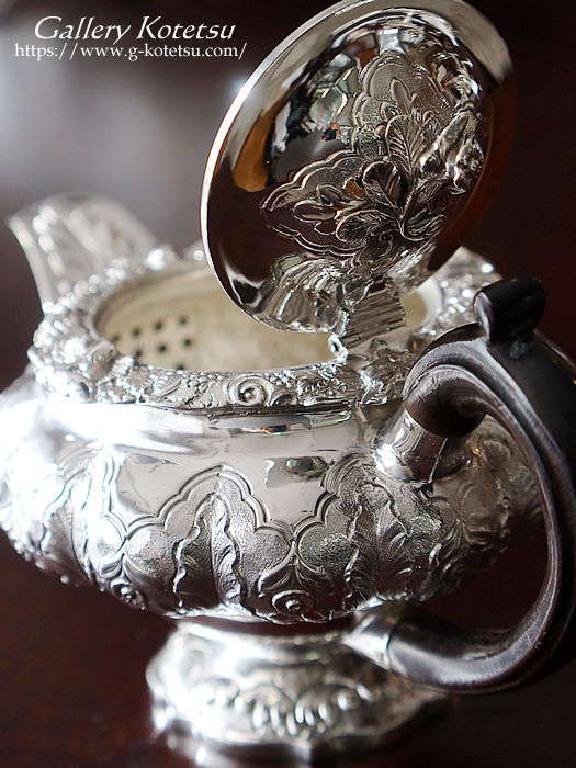 antique silver tea pot アンティークシルバー　ティーポット