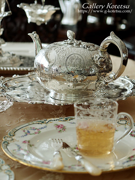 antique silver tea pot �A���e�B�[�N�V���o�[�@�e�B�[�|�b�g