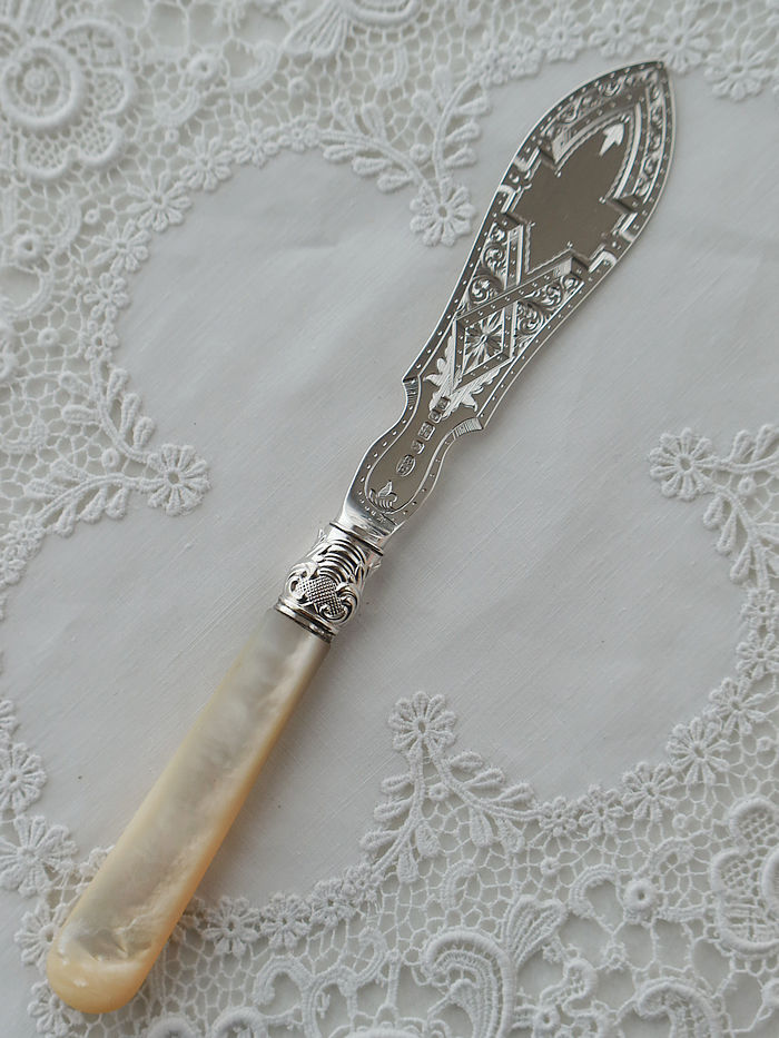 AeB[NVo[@o^[iCt antique silver butter knife