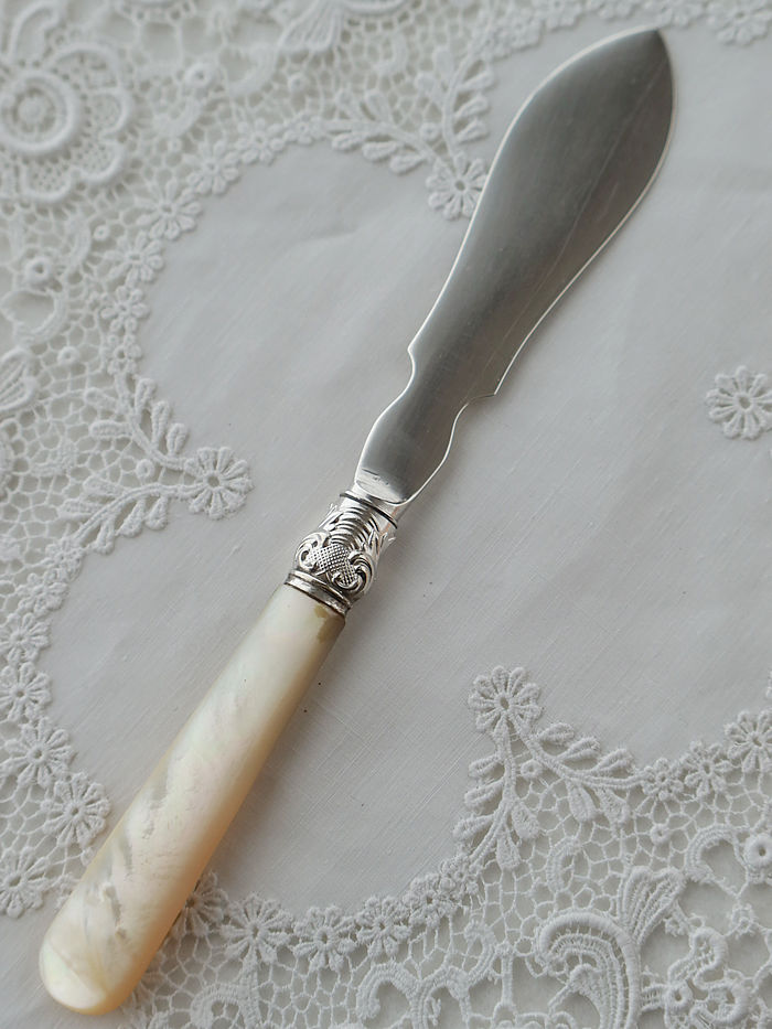 AeB[NVo[@o^[iCt antique silver butter knife