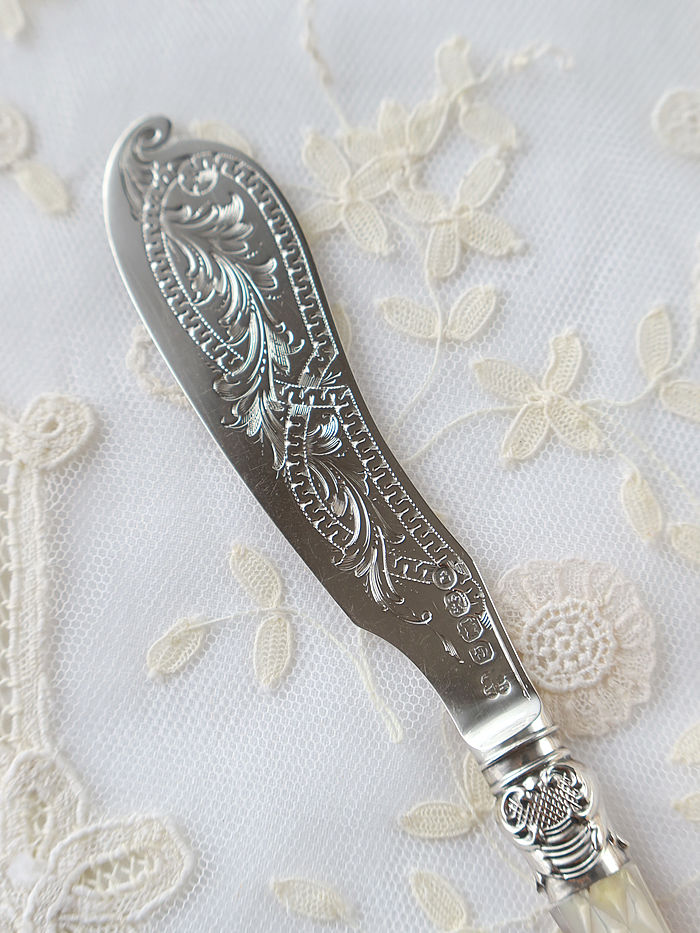 AeB[NVo[@o^[iCt antique silver butter knife