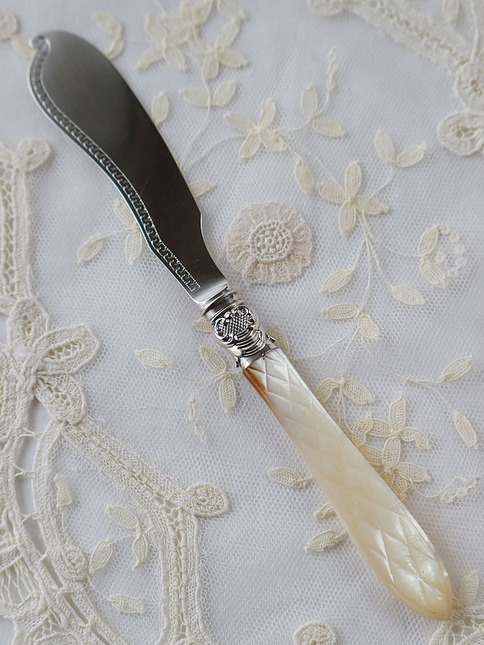 AeB[NVo[@o^[iCt antique silver butter knife