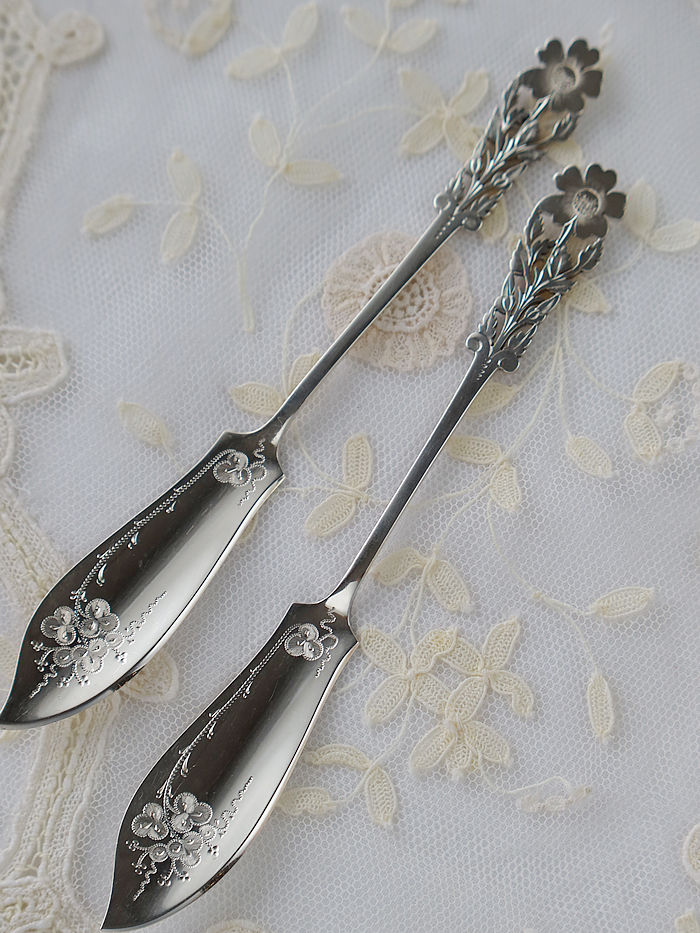 AeB[NVo[@o^[iCt antique silver butter knife