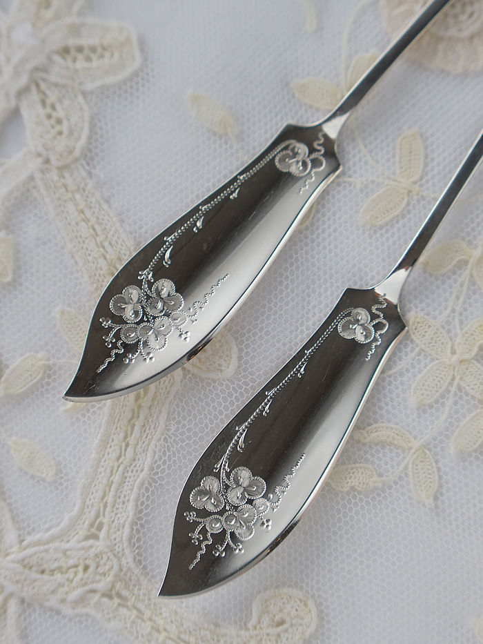 AeB[NVo[@o^[iCt antique silver butter knife