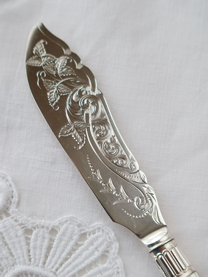 AeB[NVo[@o^[iCt antique silver butter knife