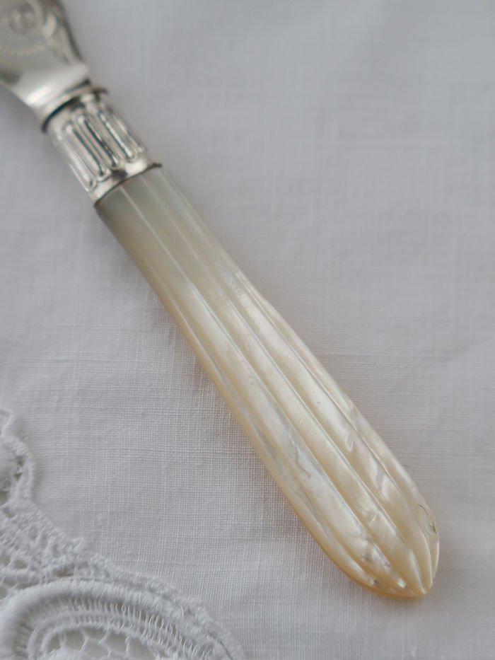 AeB[NVo[@o^[iCt antique silver butter knife
