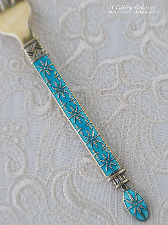 �V���o�[�G�i�����t�H�[�N�@antique silver enamel fork norway