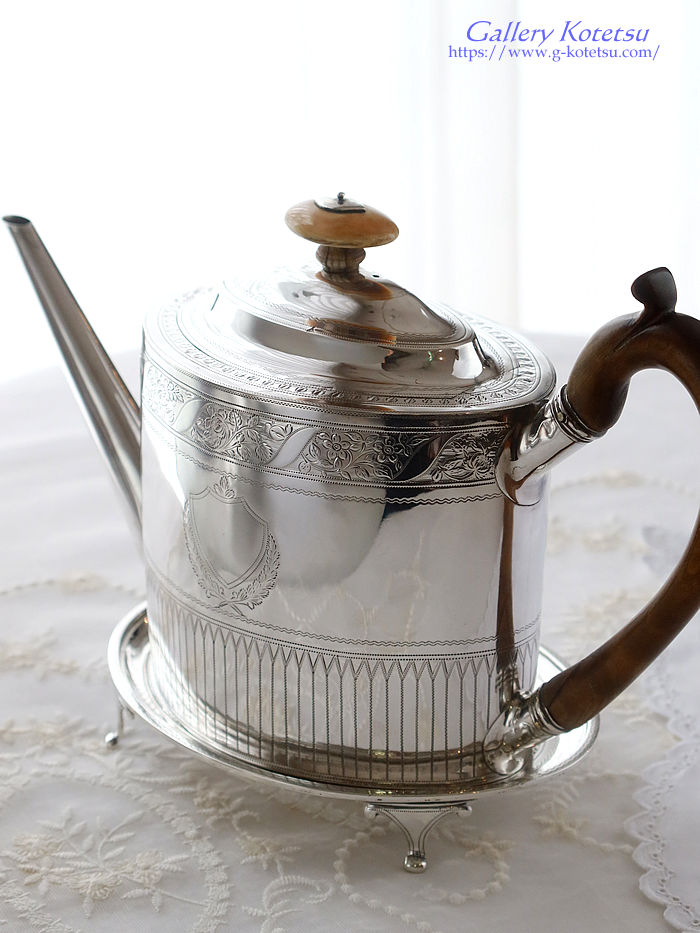 �p����� sterling siver antique silver tea pot �A���e�B�[�N�V���o�[�@�e�B�[�|�b�g