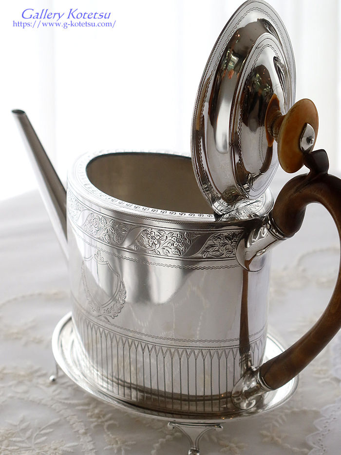 �p����� sterling siver antique silver tea pot �A���e�B�[�N�V���o�[�@�e�B�[�|�b�g
