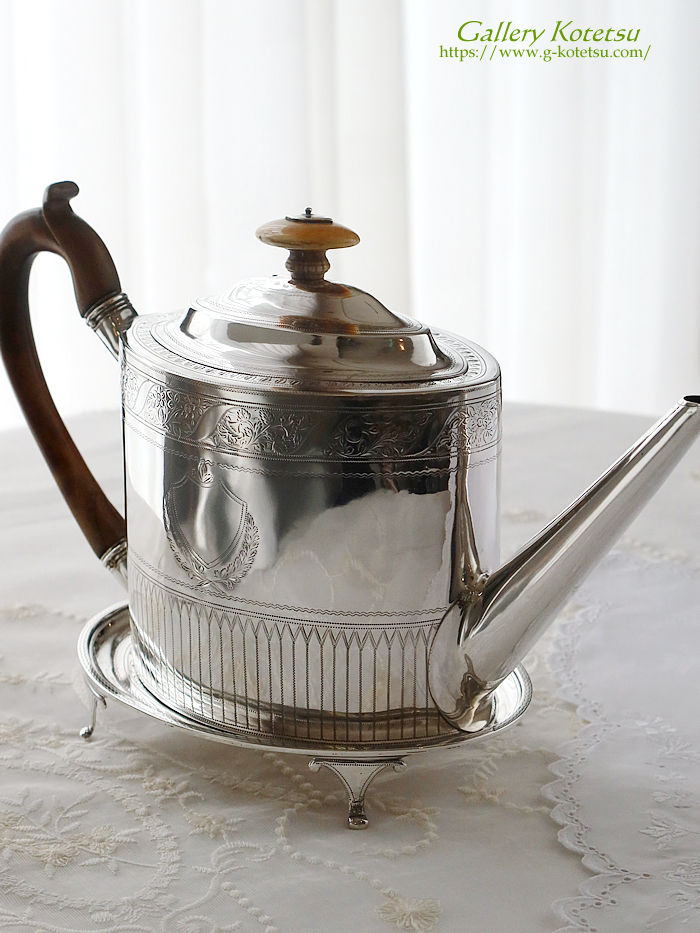 �p����� sterling siver antique silver tea pot �A���e�B�[�N�V���o�[�@�e�B�[�|�b�g