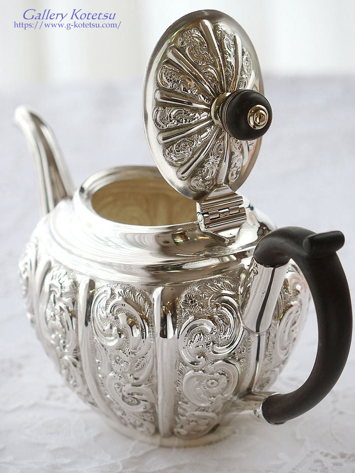 �A���e�B�[�N�V���o�[�@�e�B�[�|�b�g antique silver teapot