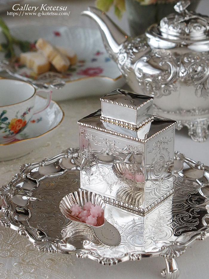 �A���e�B�[�N�V���o�[�@�e�B�[�L���f�B antique silver tea caddy