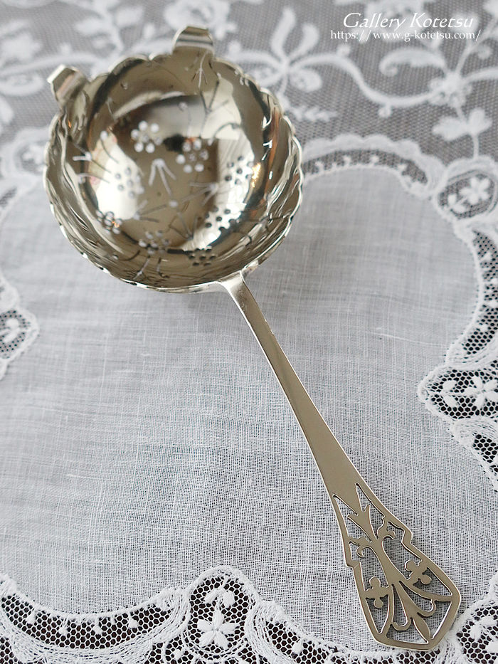 �e�B�[�X�g���[�i�[�@�A���e�B�[�N�V���o�[ tea syrainer antique silver