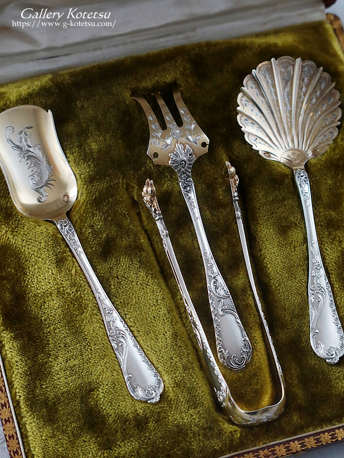 �t�����`�V���o�[�@antique silver dessert fork