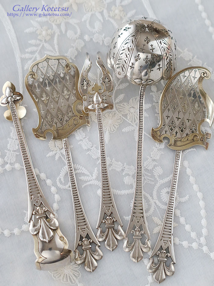 �t�����`�V���o�[�@antique silver dessert fork