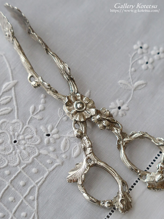�A���e�B�[�N�V���o�[�@�g���O antique silver tong