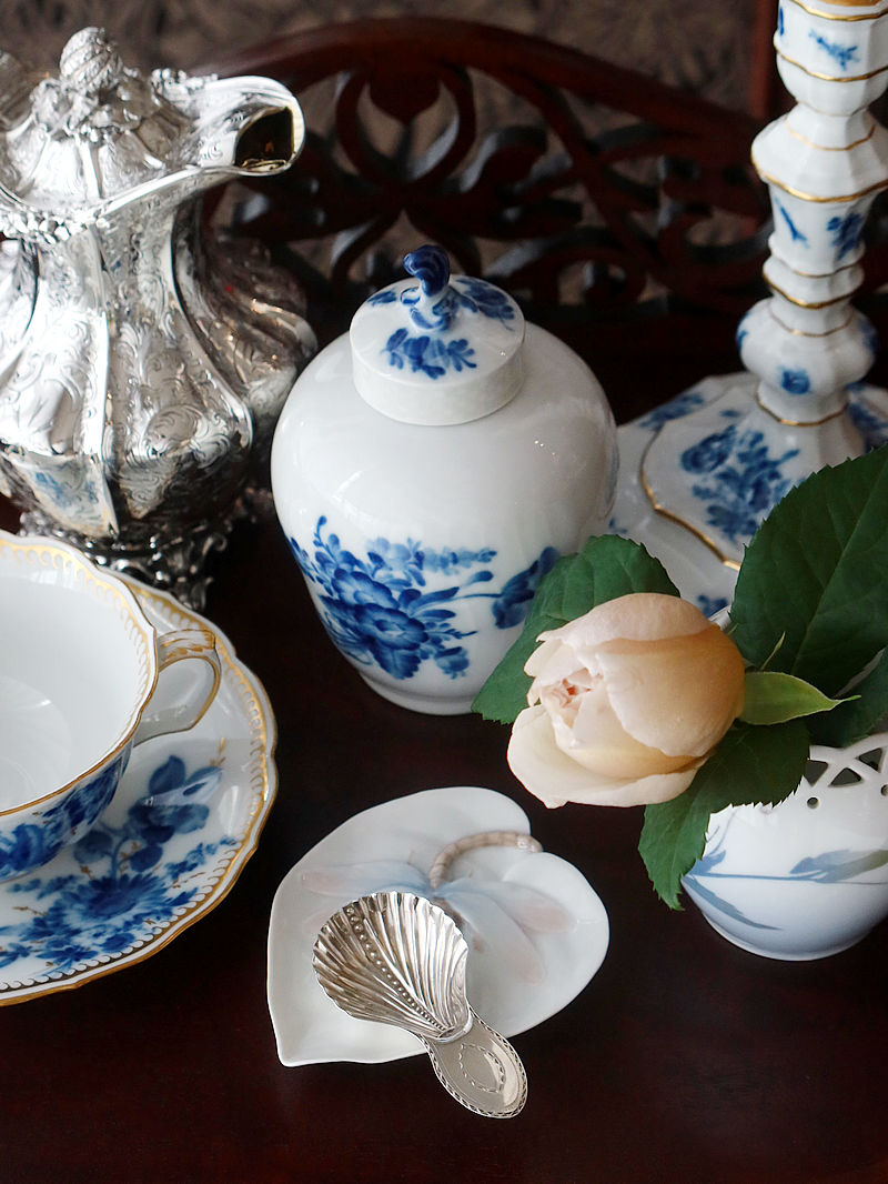 �A���e�B�[�N�M�������[�ՓO