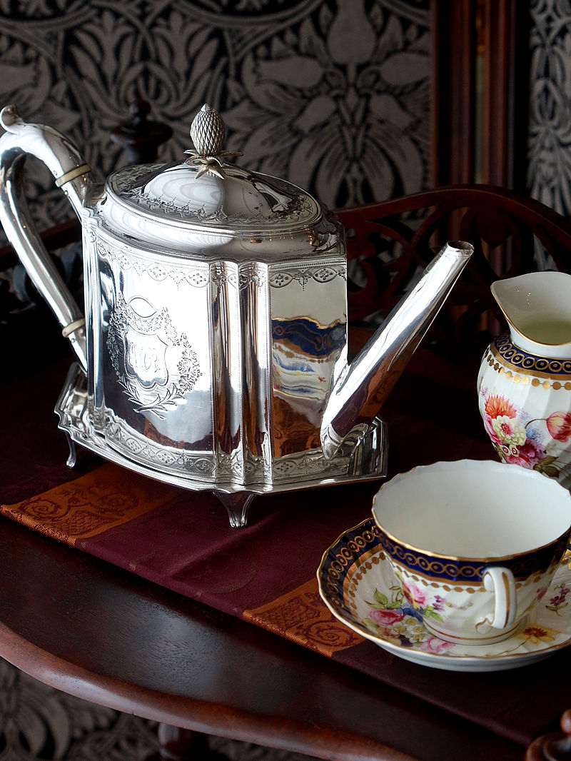 �A���e�B�[�N�M�������[�ՓO