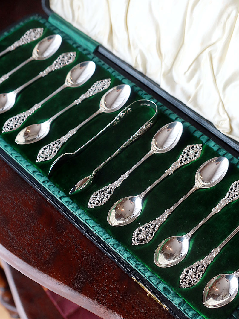 �A���e�B�[�N�M�������[�ՓO